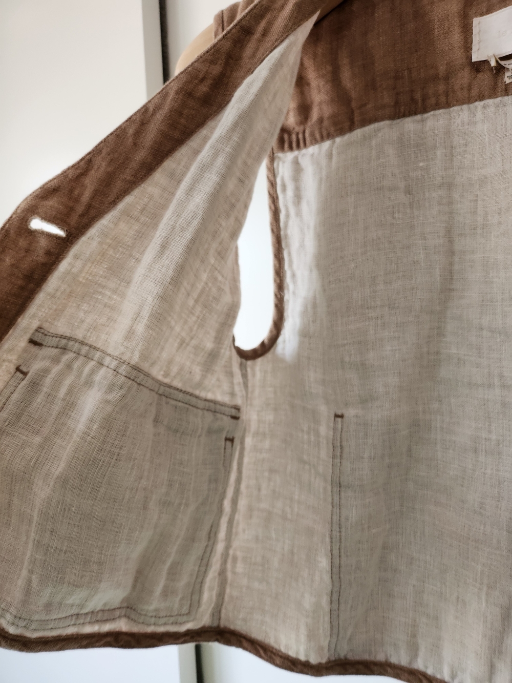 Aritzia Wilfred Linen Utility Vest Top in Walnut Brown - Picture 4 of 4